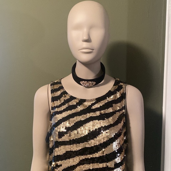 Beautiful sequined dress by DESIGNER TRINA TURK, SIZE 6, Black & Gold zebra. - Picture 3 of 15